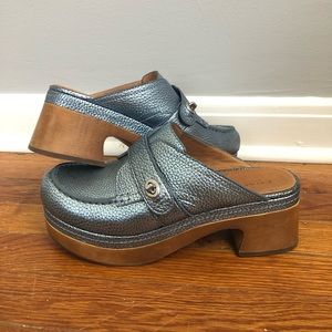Coach metallic blue turnlock clogs